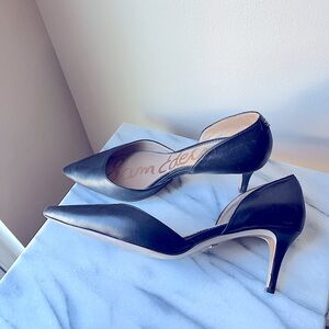 Sam Edelman black pointed toe pump